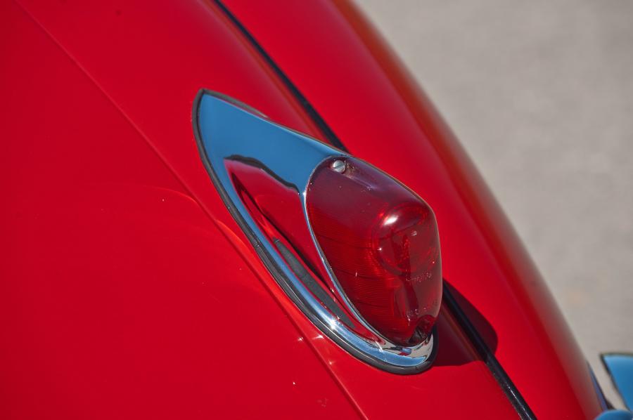  Jaguar XK140 MC Roadster 1956 года  (фото 8 из 44)